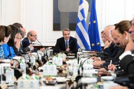 O νέος κατώτατος μισθός στο σημερινό Υπουργικό Συμβούλιο – Ποιες ρυθμίσεις προωθούνται για φορολογικές δηλώσεις και ΑΑΔΕ