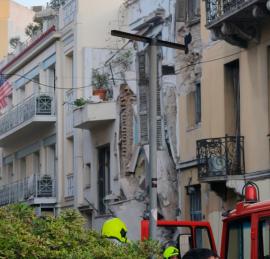 Ισχυρή έκρηξη σε κτήριο στην Πλάκα - Ένας τραυματίας