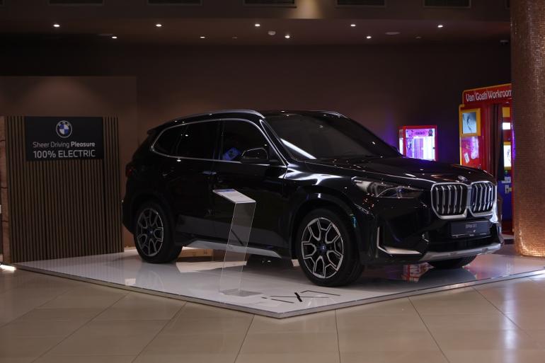 Η BMW Βελμάρ στα Village Cinemas στο Mediterranean Cosmos