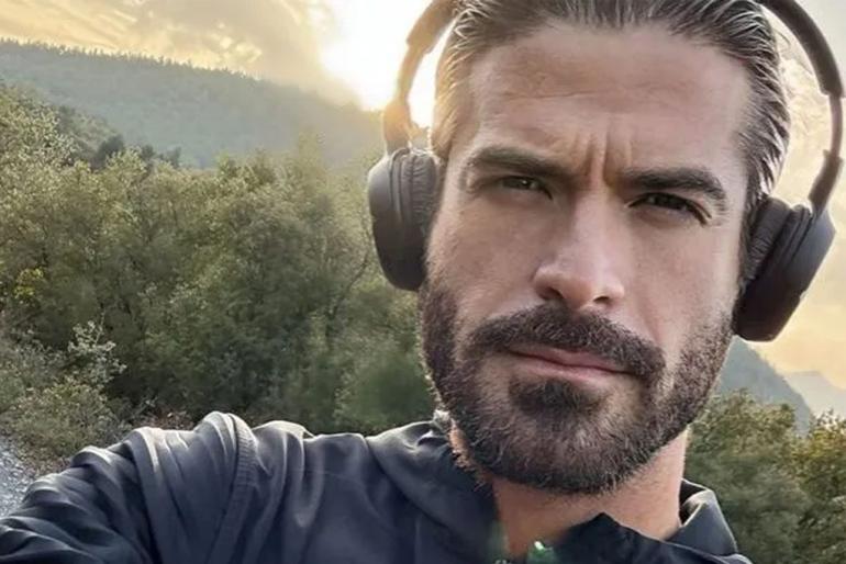 Ελεύθερος ο Μουγκοπέτρος μετά τη μήνυση της συζύγου του για ενδοοικογενειακή απειλή, πήρε αναβολή να δικαστεί την Δευτέρα