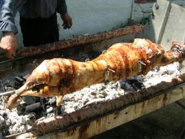 Τέλος στις ψησταριές στα πανηγύρια - Μόνο με catering