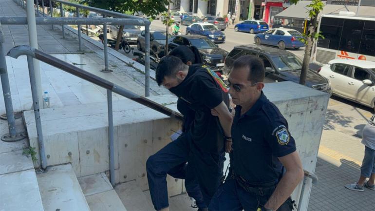 ΒΙΝΤΕΟ-Ελεύθερος ο 34χρονος που σκότωσε το γατάκι στη Θεσσαλονίκη - «Το πάτησα κατά λάθος» είπε