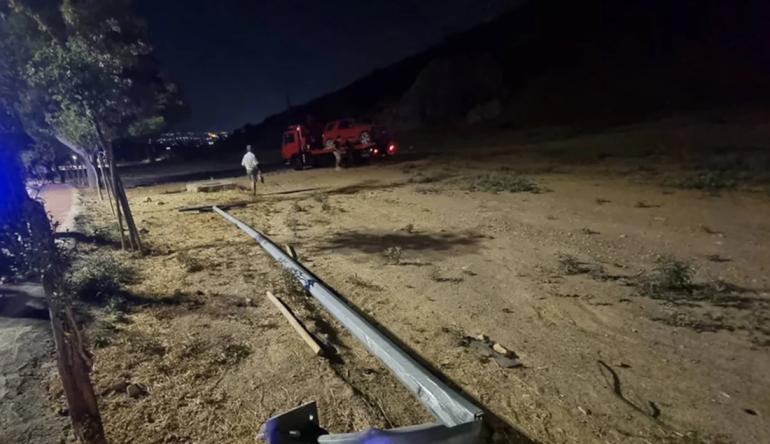 Τροχαίο-σοκ στη λεωφόρο Φυλής: Νεκρή 17χρονη, τρεις νεαροί τραυματίες -Το αυτοκίνητο καρφώθηκε σε κολώνα