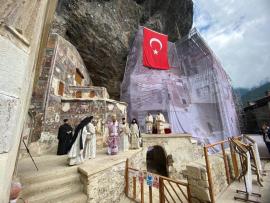 Παναγία Σουμελά: Χωρίς λειτουργία φέτος τον Δεκαπενταύγουστο