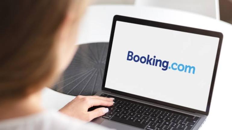 Έρευνα της Κομισιόν στην Booking για τους κινδύνους απάτης: Phishing, ψεύτικα καταλύματα και παραπλανητικές καταχωρίσεις
