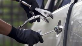 Πιερία: Διέρρηξαν αυτοκίνητο σε παραλία-19.000 ευρώ η λεία