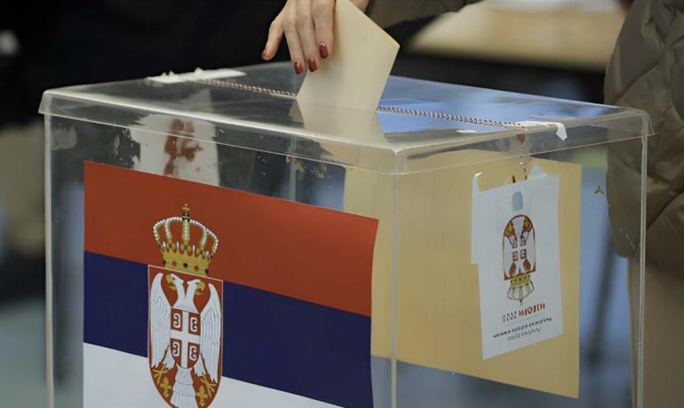 Σερβία: Άνοιξαν οι κάλπες για τις κρίσιμες βουλευτικές εκλογές