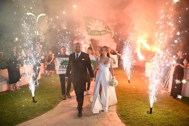 Αγρίνιο: Ο γάμος που αναβίωσε τα χρυσά χρόνια του ΠΑΣΟΚ