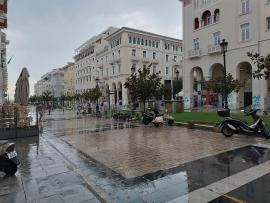 Άστατος ο καιρός με βροχές και καταιγίδες – Πού θα είναι έντονα τα φαινόμενα