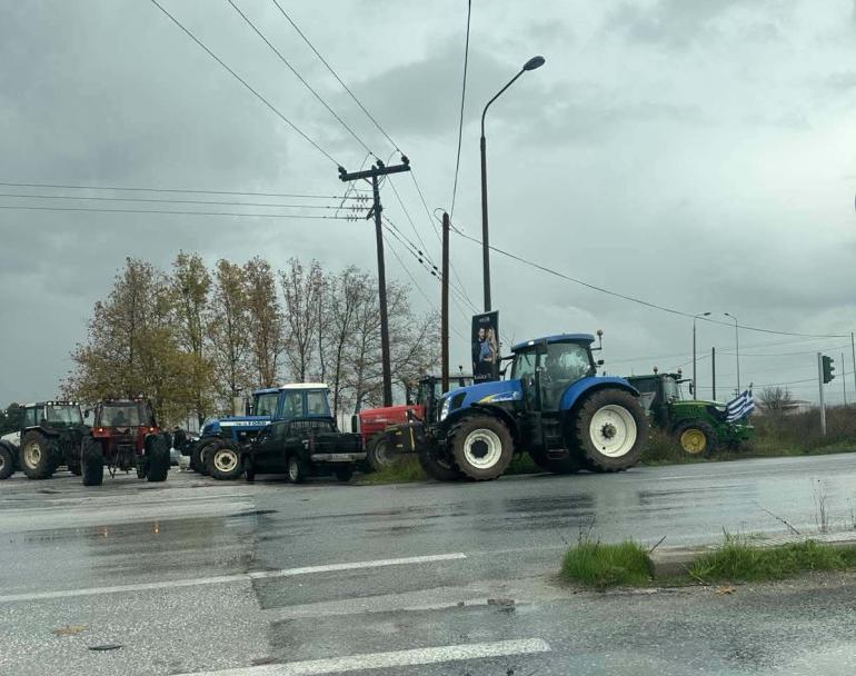 «Απόβαση» αγροτών με τρακτέρ στην Αθήνα
