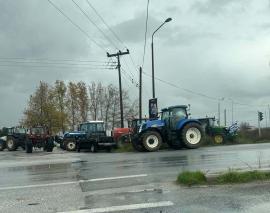 «Απόβαση» αγροτών με τρακτέρ στην Αθήνα