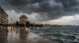 ΕΜΥ: Έρχονται μπουρίνια, χαλάζι και κεραυνοί στην Κεντρική Μακεδονία