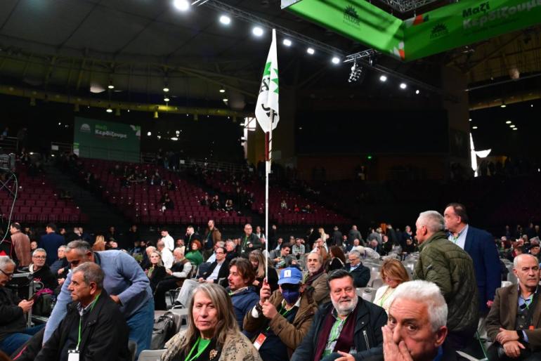 ΠΑΣΟΚ: Αυλαία στο συνέδριο με την εκλογή νέας Κεντρικής Επιτροπής