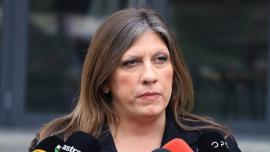 Άνω κάτω η Βουλή: Η Κωνσταντοπούλου κάλεσε το «100» για την Βασιλική Πολύζου
