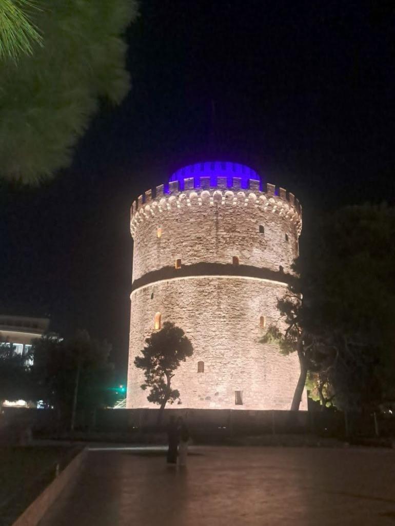Θεσσαλονίκη: Παρουσία Μητσοτάκη – Τασούλα τα αποκαλυπτήρια του νέου φωτισμού του Λευκού Πύργου