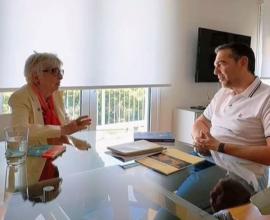 ΒΙΝΤΕΟ-“Τι έκανε η Θεοπούλα στην ΕΛΑΣ; – Θραύση”: Η συνάντηση του Αλέξη Τσίπρα με την Έφη Παπαθεοδώρου