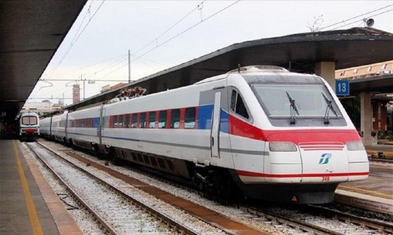 Ημαθία: Τρένο παρέσυρε χτύπησε στην Αλεξάνδρεια