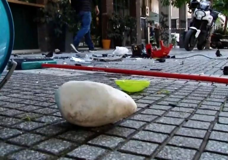 Θεσσαλονίκη: Ποινική δίωξη στη μητέρα του 5χρονου που έμεινε μόνος στο σπίτι και πετούσε αντικείμενα από το μπαλκόνι