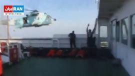 Καρέ-καρέ η κατάληψη του ελληνόκτητου τάνκερ από δυνάμεις του Ιράν στον κόλπο του Ομάν -Αγωνία για τον Έλληνα δόκιμο