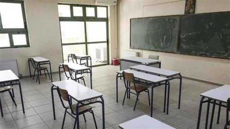 Τρίκαλα: Γιαγιά μαθητή επιτέθηκε φραστικά στον διευθυντή του σχολείου για τους βαθμούς του εγγονού της