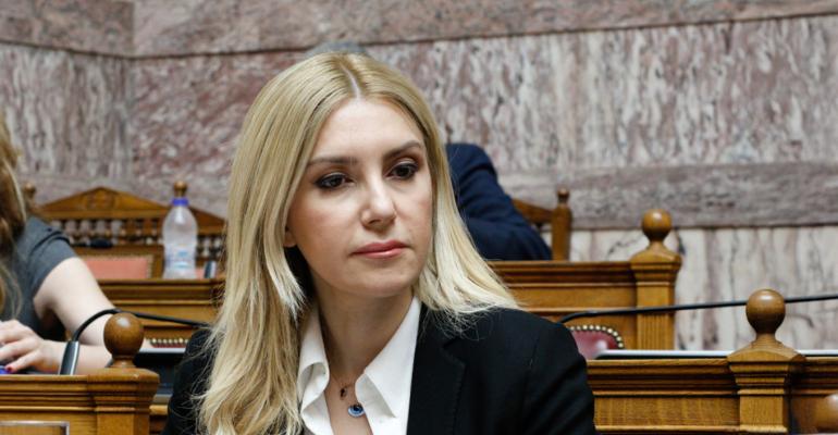 Η Αραμπατζή ζητά σύσταση προανακριτικής επιτροπής για να αποδείξει την αθωότητά της για τον ΟΠΕΚΕΠΕ
