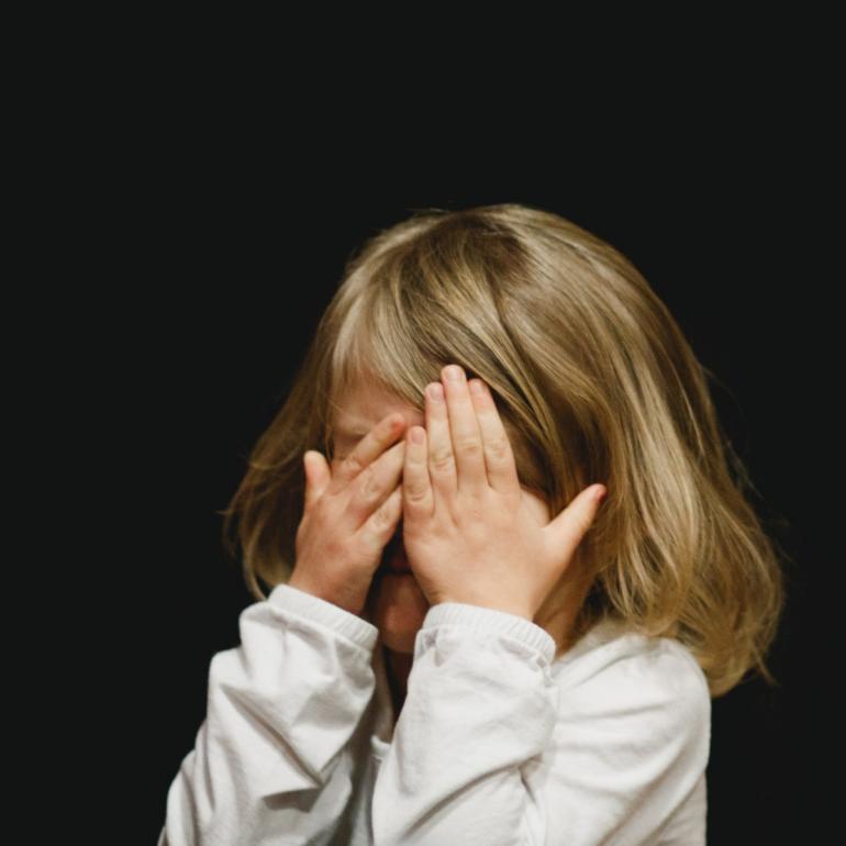 Θεσσαλονίκη: Κοριτσάκι 2,5 ετών περιφερόταν μόνο του - Συνελήφθη η γιαγιά