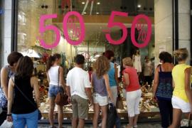 Πρεμιέρα στις 13 Ιουλίου για τις θερινές εκπτώσεις – Τι πρέπει να γνωρίζουν οι καταναλωτές