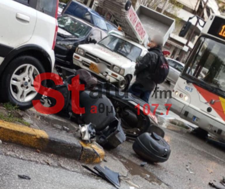 Θεσσαλονίκη: Τρομακτικό τροχαίο μπροστά σε σταθμό μετρό - Ένας τραυματίας (ΦΩΤΟ)