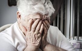 Λάρισα: 75χρονη παρέδωσε 13.000 ευρώ σε απατεώνες για τη δήθεν τραυματισμένη κόρη της
