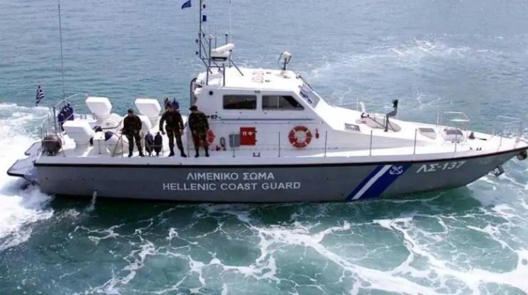 Αλόννησος: Ιστιοφόρο έπεσε στα βράχια της νήσου Περιστέρας με ανέμους 8 μποφόρ