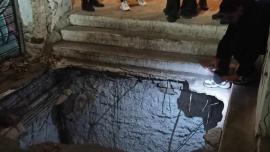 Σε τρύπα τριών μέτρων έπεσαν νεαροί στο Μπιτ Παζάρ όταν υποχώρησε το οδόστρωμα