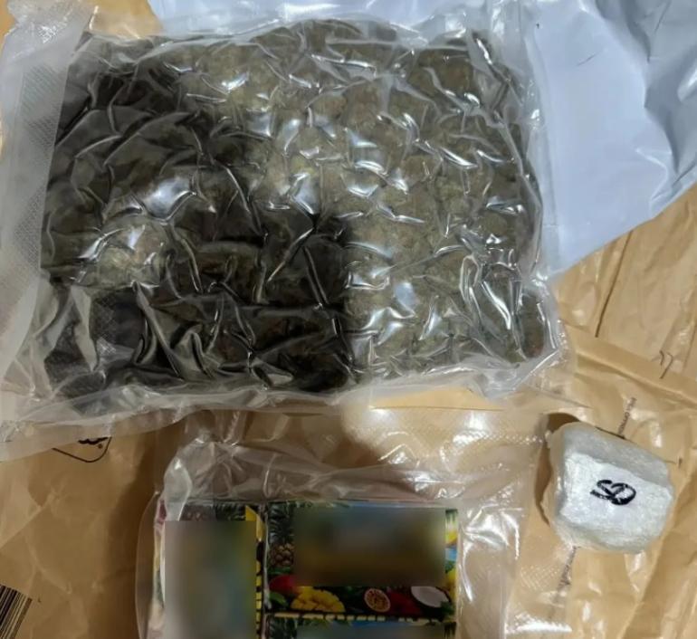 Τρίκαλα: Χειροπέδες σε 29χρονο για διακίνηση κοκαΐνης και κάνναβης - Αποστολή μέσω ταχυδρομικών δεμάτων