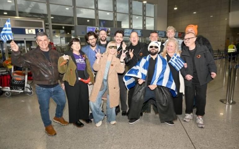 Eurovision: Στη Βιέννη η ελληνική αποστολή – Akylas: «Σας παίρνουμε όλους μαζί μας»