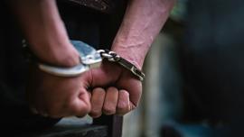 Θεσσαλονίκη: Συνελήφθη 41χρονος που πέταξε καρέκλα στη σύζυγο και το παιδί τους