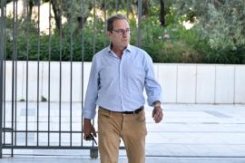 Δίκη Λιγνάδη: «Ήρθε στο δωμάτιο και με κακοποίησε, πλενόμουν και έκλαιγα, πώς τα κάνεις αυτά σε έναν 17χρονο;» - Η κατάθεση του άνδρα που κατήγγειλε βιασμό