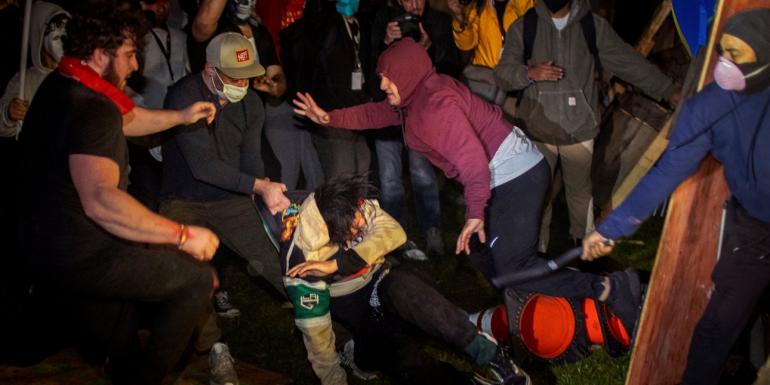Χάος στα αμερικανικά πανεπιστήμια: Πάνω από 1.600 συλλήψεις, συγκρούσεις σε διαδηλώσεις για τη Γάζα