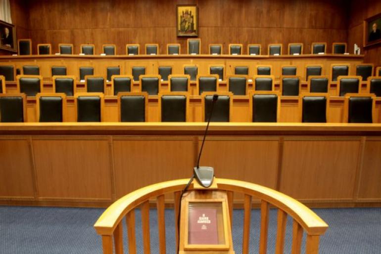 Θεσσαλονίκη: Στο εδώλιο 45 άτομα που κατηγορούνται ότι «φούσκωναν» παράνομα ποσοστά αναπηρίας