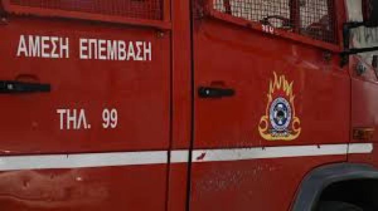 Θεσσαλονίκη: Φωτιά σε εγκαταλελειμμένη αποθήκη