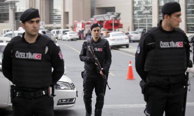 Τουρκία: Επιχείρηση της αστυνομίας κατά του τηλεοπτικού σταθμού της αντιπολίτευσης Halk TV