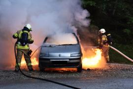 Θεσσαλονίκη: Φωτιά σε αυτοκίνητο σε πάρκινγκ μονοκατοικίας