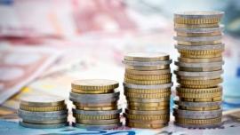Προϋπολογισμός 2025: Υψηλότερα πλεονάσματα, φορο-έσοδα αλλά και πληθωρισμός – Στο 2,4% ο πήχης της ανάπτυξης, 1,1 δισεκ. οι παροχές