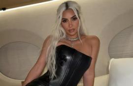 Kim Kardashian: Πάει βόλτα με το κότερο αξίας 95 εκατ. δολαρίων και μας δείχνει και το στήθος της…