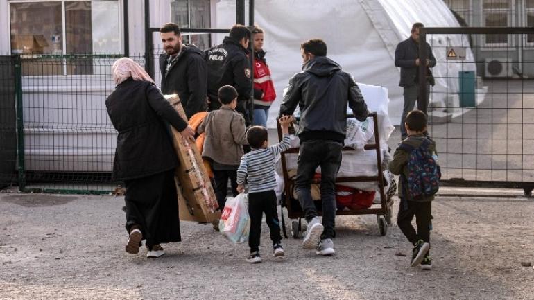 Κάπου 7.600 πολίτες της Συρίας επέστρεψαν από την Τουρκία τις 5 πρώτες ημέρες μετά την πτώση του Άσαντ