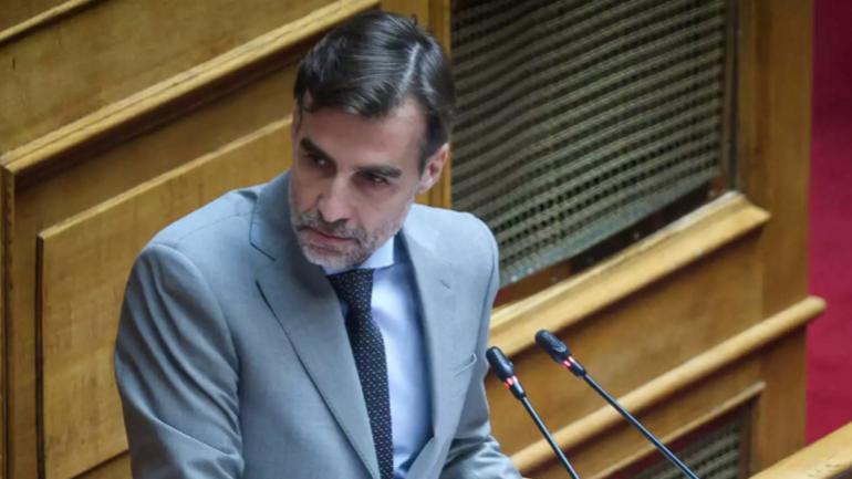 «Πόρτα» Χουρδάκη στο τελεσίγραφο της Ζωής Κωνσταντοπούλου – Δεν παραδίδει την έδρα