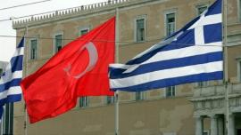 Bloomberg: Κοντά η συμφωνία Αθήνας - Άγκυρας για προσωρινές βίζες σε Τούρκους