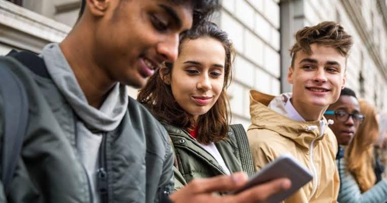 Η Gen Z και η Πολιτική: Εγκατάλειψη ή Εναλλακτικότητα;
