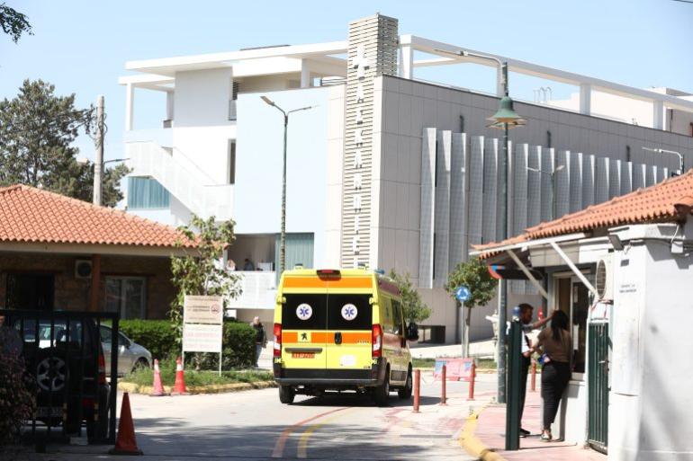 Ηλιούπολη: Εξαιρετικά κρίσιμη η κατάσταση της 17χρονης που έπεσε από Ταράτσα, μεταφέρεται στο ΚΑΤ – Το ιατρικό ανακοινωθέν