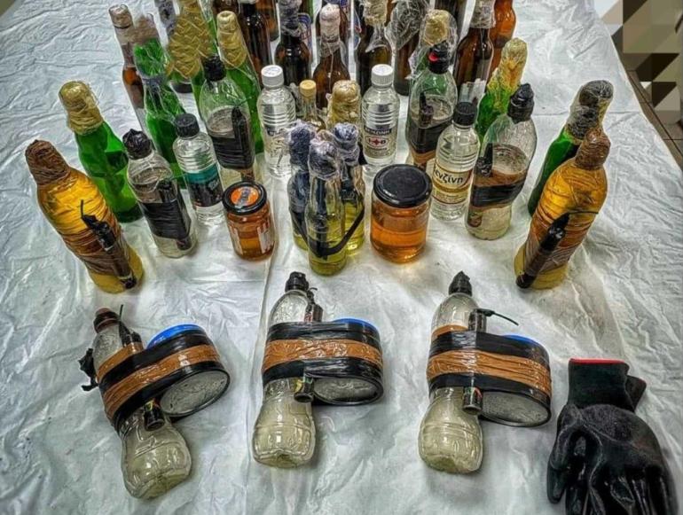 Θεσσαλονίκη: Υπάλληλος του ΑΠΘ εντόπισε 49 βόμβες μολότοφ σε υπόγειο της Πολυτεχνικής Σχολής