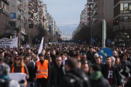 Μεγάλη πανελλαδική απεργία σήμερα – Οι τρεις συγκεντρώσεις στη Θεσσαλονίκη