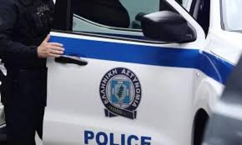 Χαλκιδική: Άνδρας σε αμόκ εισέβαλε με μαχαίρι σε σπίτι και τραυμάτισε οικογένεια